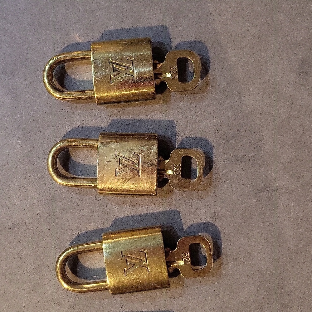 Louis Vuitton Authentic Lock & Key - Picture 10 of 16